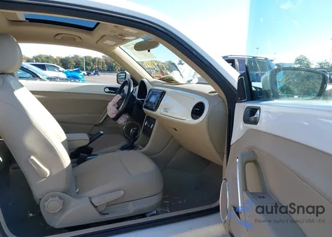 2013 Volkswagen Beetle 2.5L z USA, uszkodzony, nr VIN 3VWJP7AT8DM660482